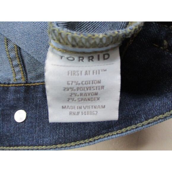 Torrid Denim Trucker Jacket 1 Blue Jean Dark Distress Wash Stretch 1X 14 16 NEW - Picture 13 of 15